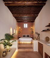 DOMUS HESTIA SUITES