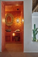 DOMUS HESTIA SUITES