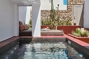 DOMUS HESTIA SUITES