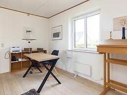 6 Person Holiday Home in Gedser