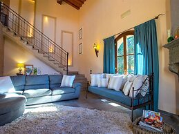 Lavish Peccioli Villa