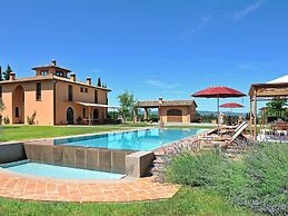 Lavish Peccioli Villa