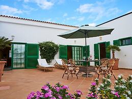 Spacious Holiday Home in La Oliva