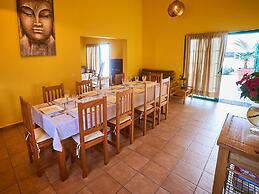 Spacious Holiday Home in La Oliva