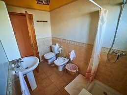 Spacious Holiday Home in La Oliva