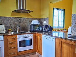 Spacious Holiday Home in La Oliva