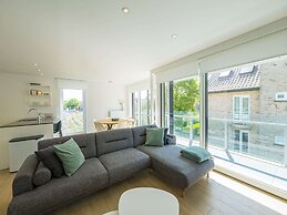 Modern Apartment Within Walking Distance of the se