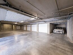 Modern Apartment Within Walking Distance of the se