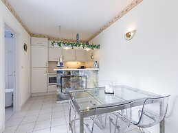 Cozy Apartment With Sunny Terrace