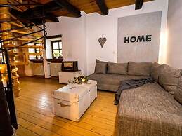 Attractive Apartment in Katzweiler