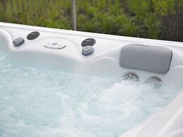 Stay With Outdoor Bubble Bath