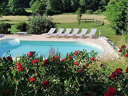 Sunflower Valley Villa, Leobard