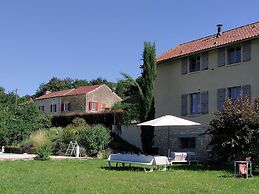 Sunflower Valley Villa, Leobard
