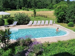 Sunflower Valley Villa, Leobard