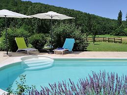 Sunflower Valley Villa, Leobard