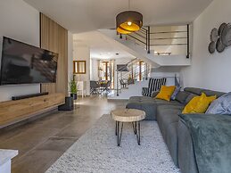 Family Villa With Pool, Wellness