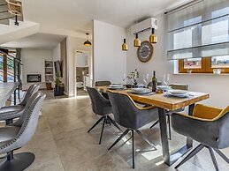 Family Villa With Pool, Wellness
