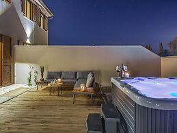 Family Villa With Pool, Wellness