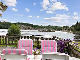 5 Star Holiday Home in Stromstad