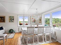 5 Star Holiday Home in Stromstad