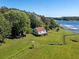 5 Star Holiday Home in Stromstad
