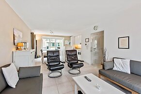 Apartment Near Zeedijk Beach