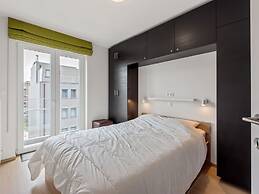 Apartment on Zeedijk With Sea View