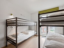Apartment on Zeedijk With Sea View