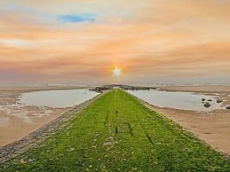 Apartment With 2 Bedrooms and sea View