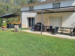 Beautiful Holiday Home With Garden