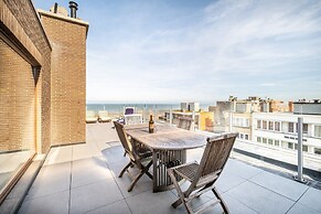 Penthouse by the Sea With Stunning Views
