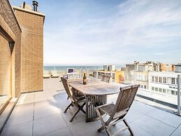 Penthouse by the Sea With Stunning Views
