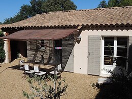 House in Buisson With Provencal Charm