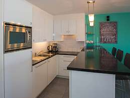 Stylish Stay w/ Sea Views