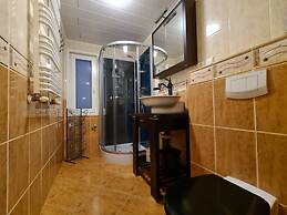 Chalet With Dishwasher in a Park