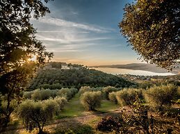 Holiday Home Magione Lake View Pool