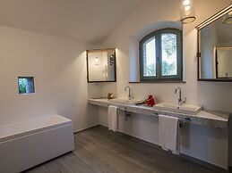 Holiday Home Magione Lake View Pool