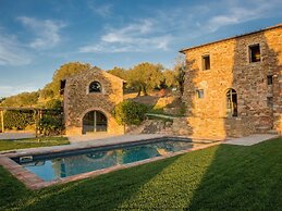 Holiday Home Magione Lake View Pool