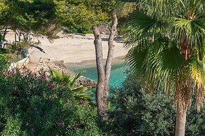 Villa in Cala D'or With Private Beach Access
