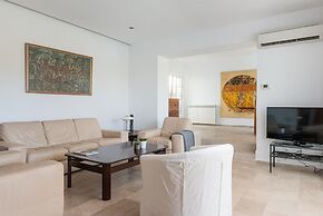 Villa in Cala D'or With Private Beach Access