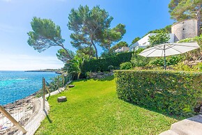 Villa in Cala D'or With Private Beach Access