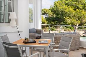 Villa in Cala D'or With Private Beach Access