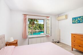 Villa in Cala D'or With Private Beach Access