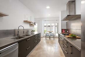 Villa in Cala D'or With Private Beach Access