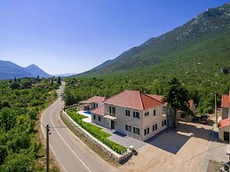 Villa in Croatia With Stunning Mountain Views