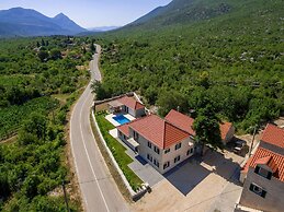 Villa in Croatia With Stunning Mountain Views