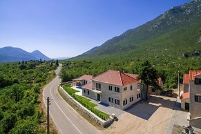 Villa in Croatia With Stunning Mountain Views