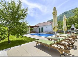 Villa in Croatia With Stunning Mountain Views