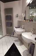 11 Bohler Brise Modern Retreat