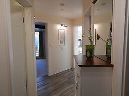 11 Bohler Brise Modern Retreat